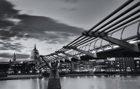 St Pauls Cathedral & Millenium Bridge