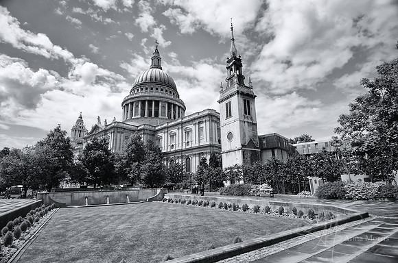 Garden by St Paul's Cathedral - London