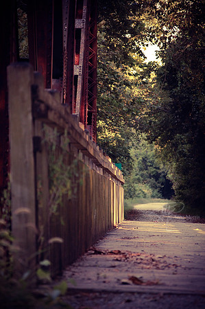 Missouri Bridge and running trail